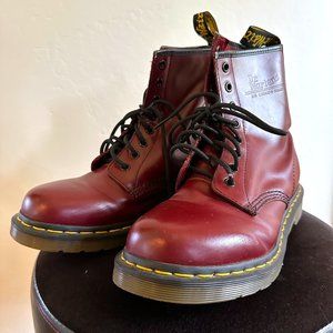 Dr. Martin, Burgundy 8 hole boots #1460